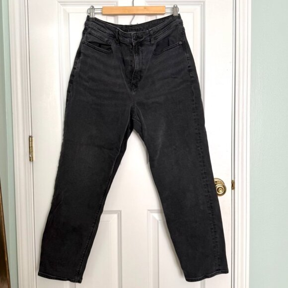 American Eagle Outfitters Denim - American Eagle Mom Jean Stretch Size 14 Black washed jeans Straight cut